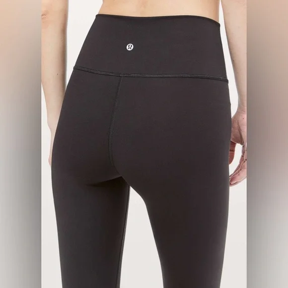 Wunder Under Crop ( Hi-Rise ) Full on Luxetreme 21” - Picture 4 of 10